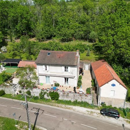 Gite La Providence Saint-Sernin-du-Plain Exteriör bild